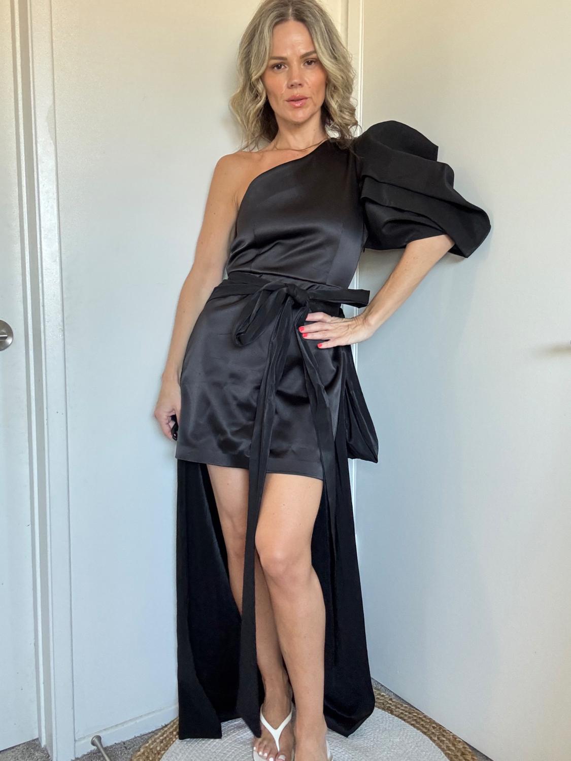 VESTIDO ASIMÉTRICO LIMITED EDITION