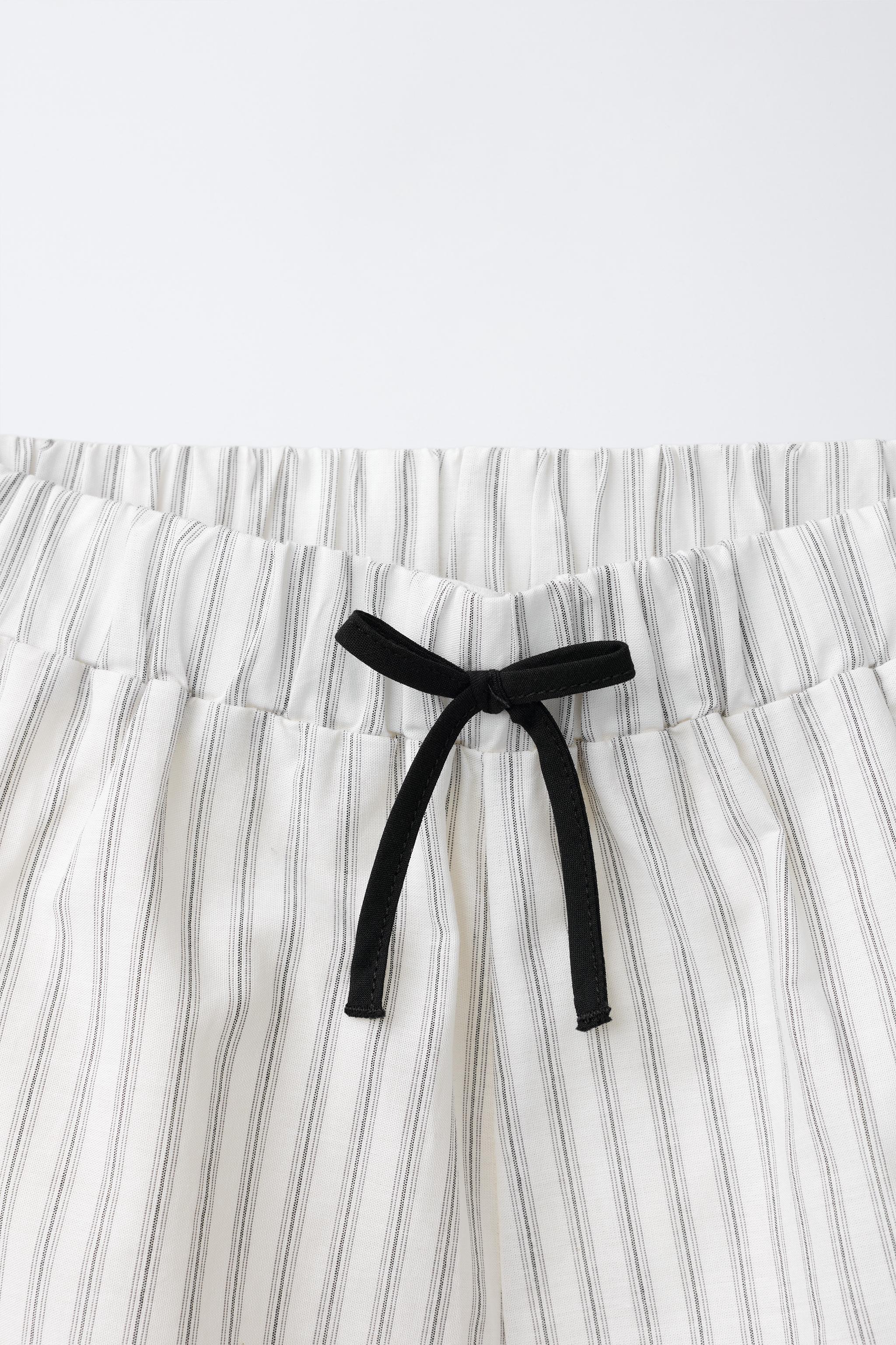 SHORT À RAYURES BRODÉES