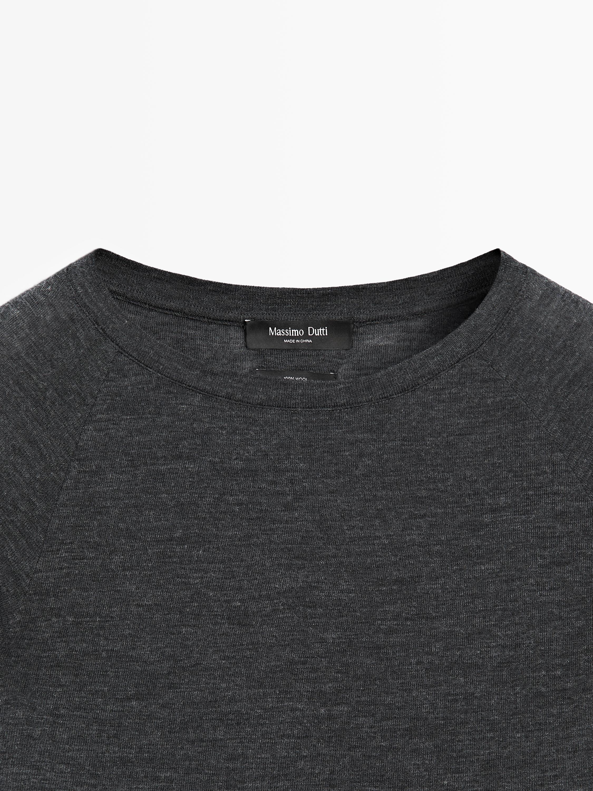 Wool T-shirt with raglan sleeves