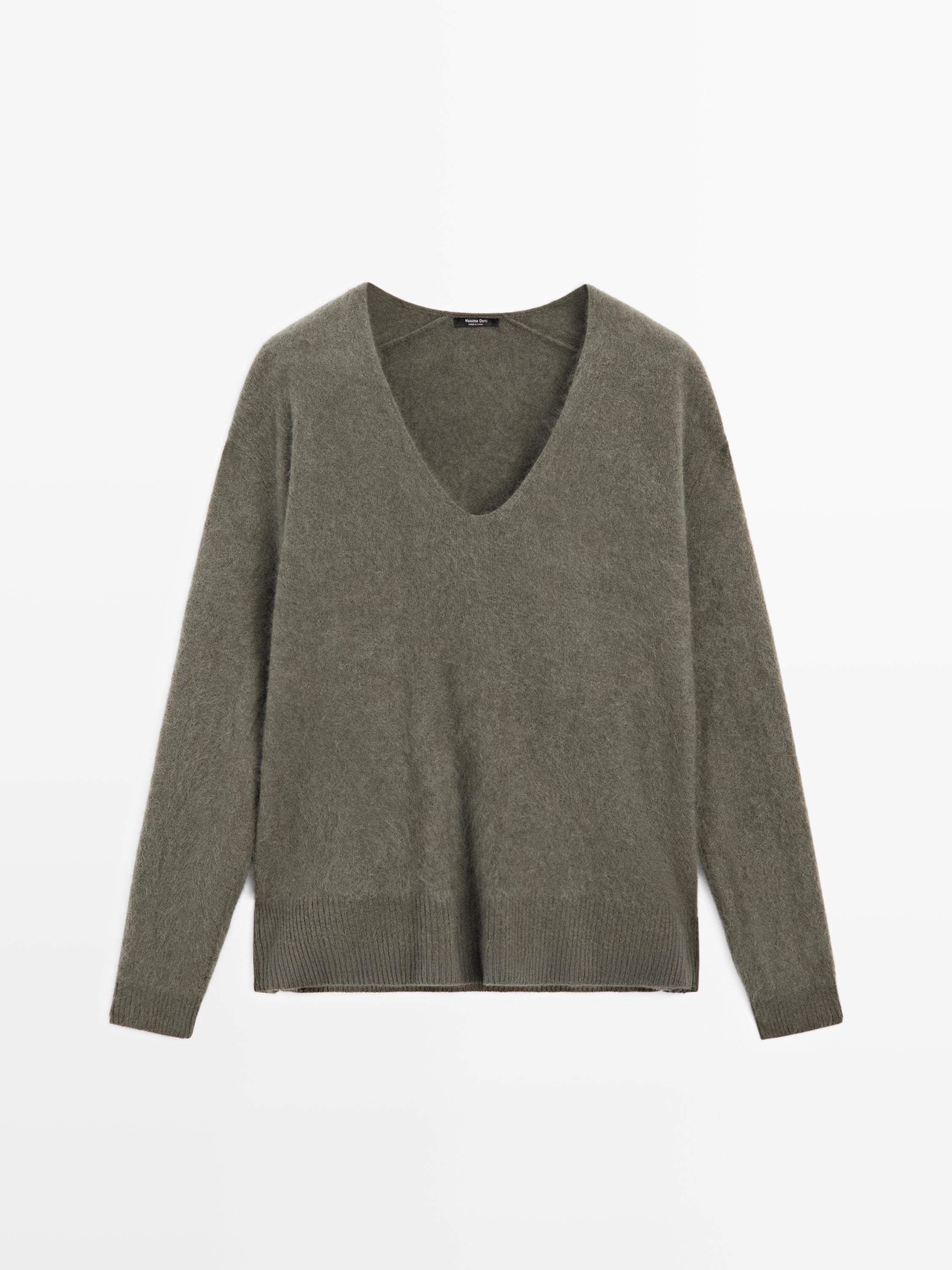 Wool and cashmere V-neck knit sweater