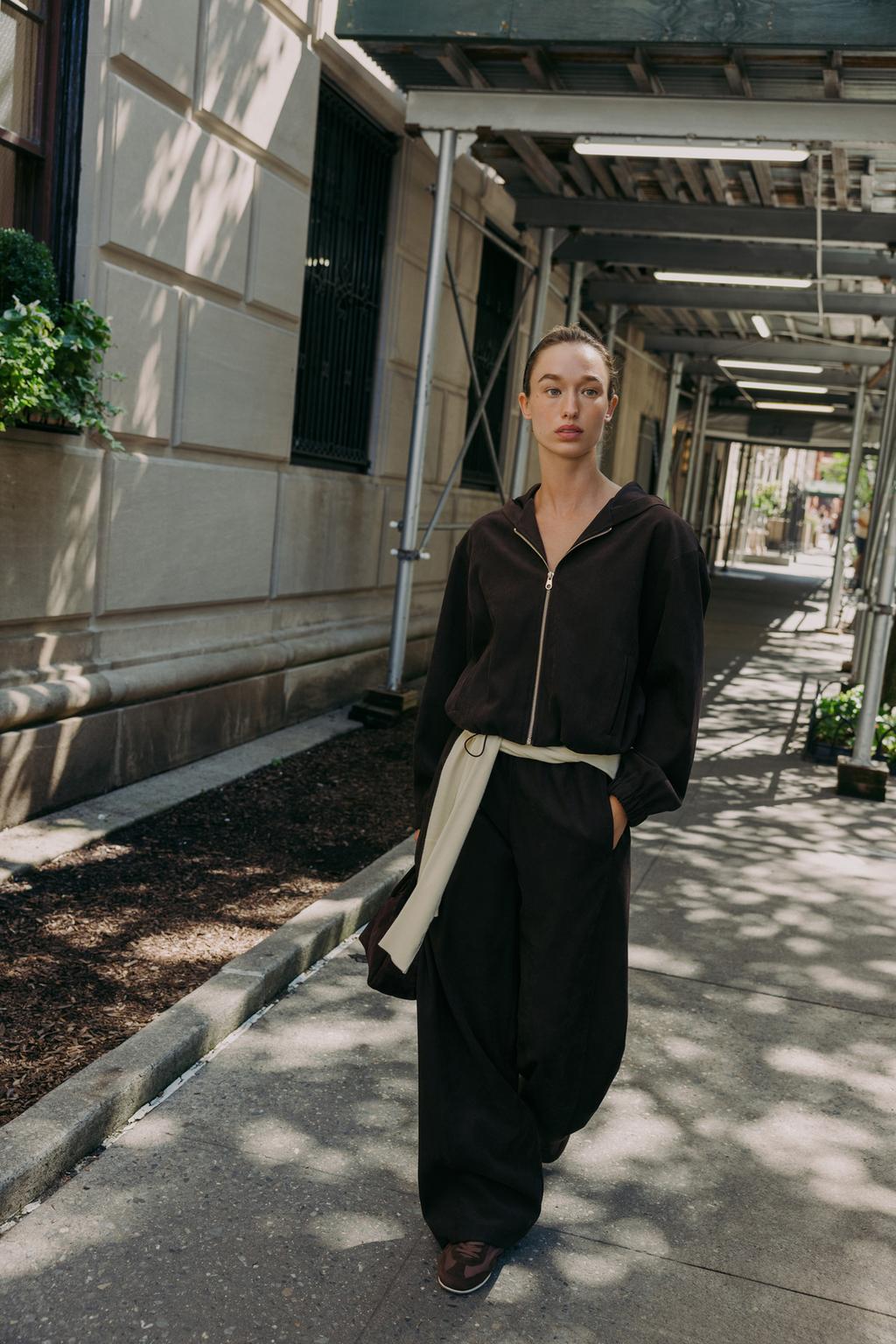 CHAQUETA BOMBER CAPUCHA