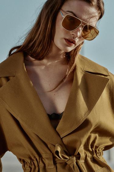 ТРЕНЧ ИЗ ЛЬНА С РЕМНЕМ — ЦВЕТ ОЛИВКОВОГО МАСЛА от Zara