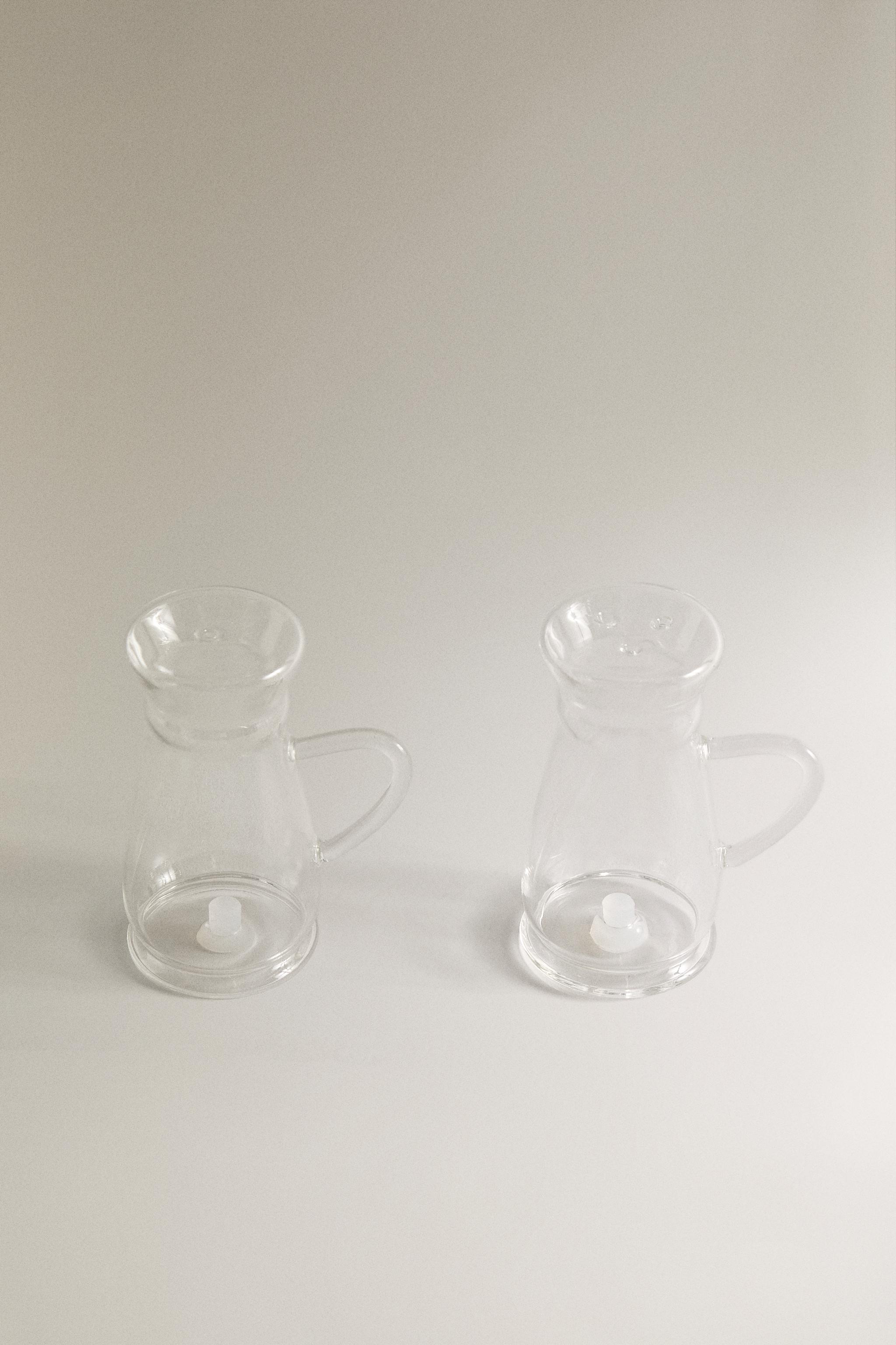 BOROSILICATE GLASS SALT AND PEPPER SHAKER SET