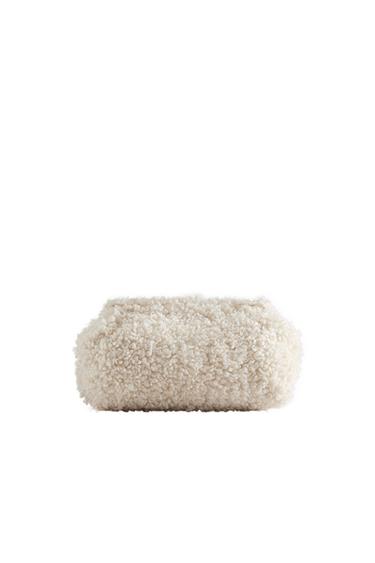 MEDIUM FAUX FUR WASH BAG - Ecru White by Zara