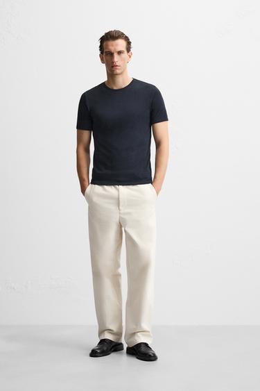 БАЗОВАЯ ФУТБОЛКА SLIM FIT — МОРСКОЙ СИНИЙ от Zara