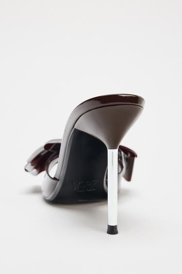 RIEMCHENSANDALETTE MIT ABSATZ UND SCHLEIFE - Bordeauxrot von Zara