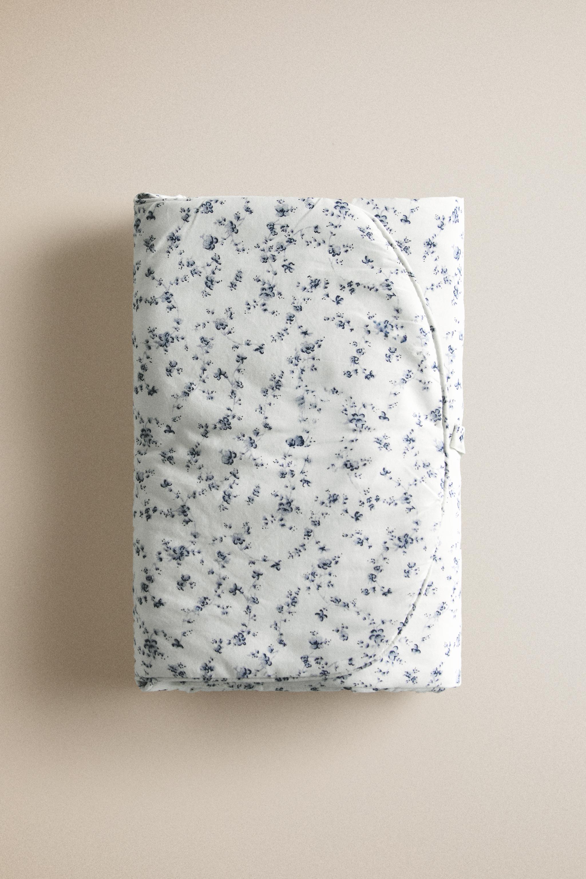 BABY BLUE FLOWER CHANGING MAT