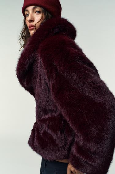 VESTE EFFET FOURRURE AVEC BRANDENBOURGS - Bordeaux de Zara - Image 3