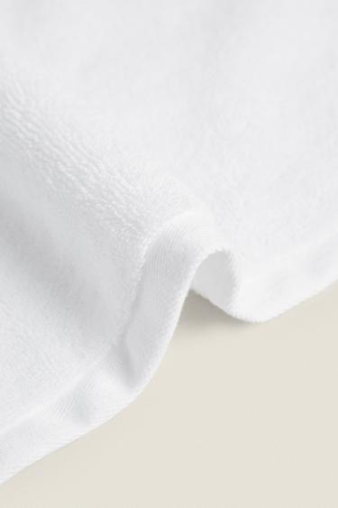 (700 GXM²) EXTRA SOFT COTTON BATH TOWEL - White by Zara - Image 3