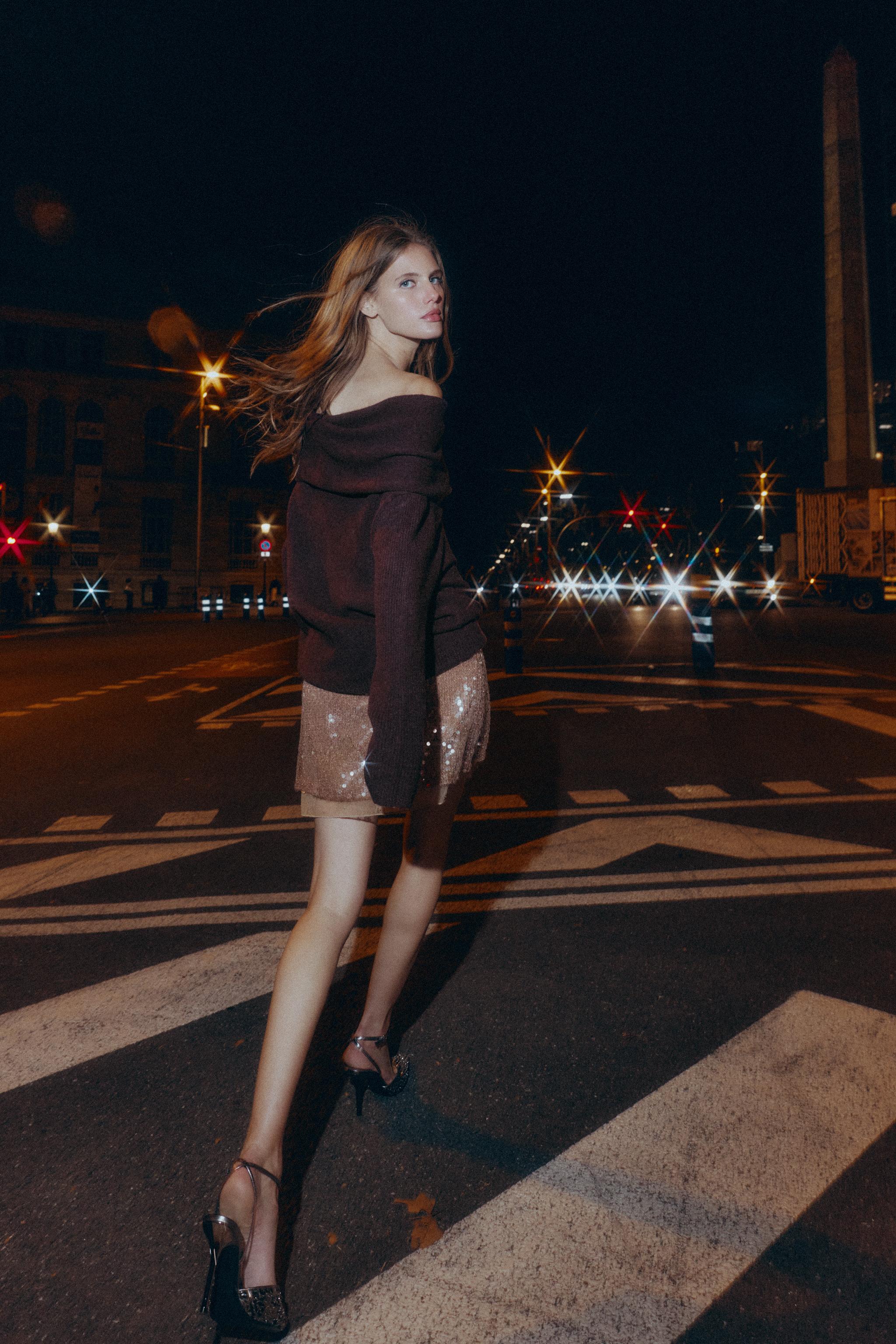 SEQUIN KNIT LACE MINI SKIRT