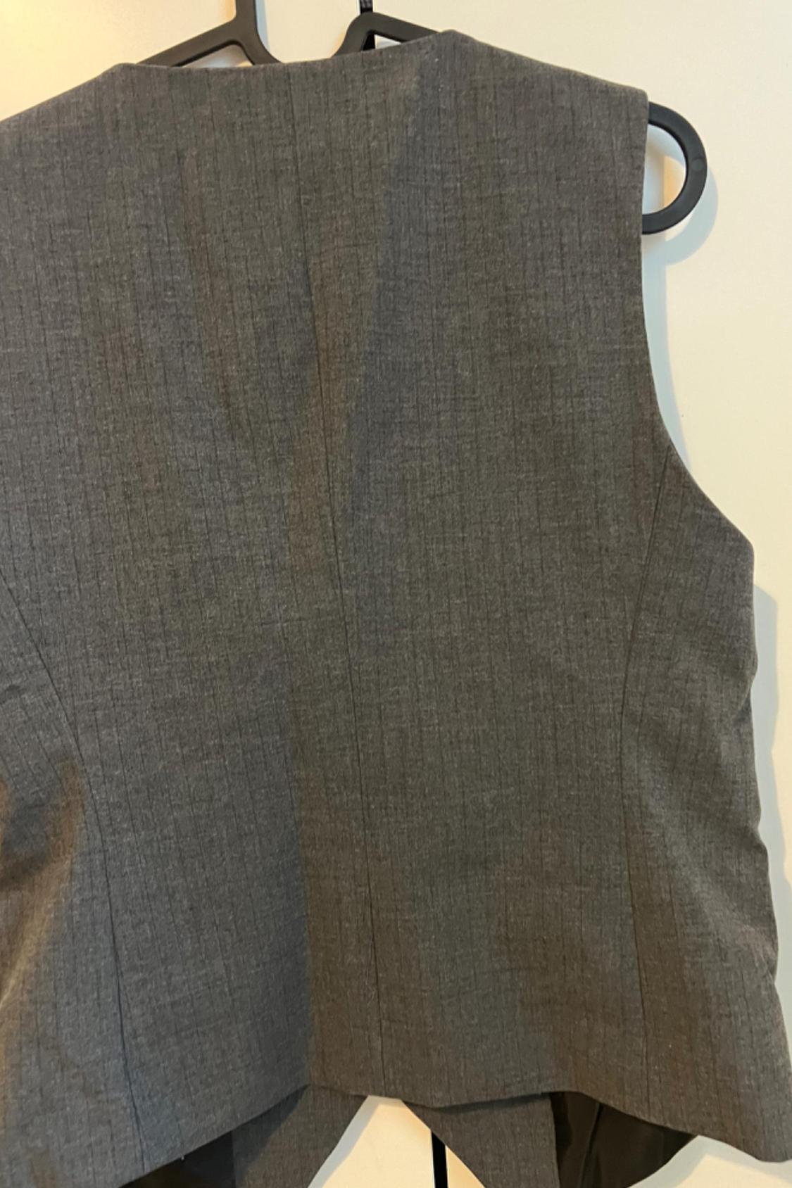 TAILORED WAISTCOAT WITH ASYMMETRIC FASTENING - Image 2