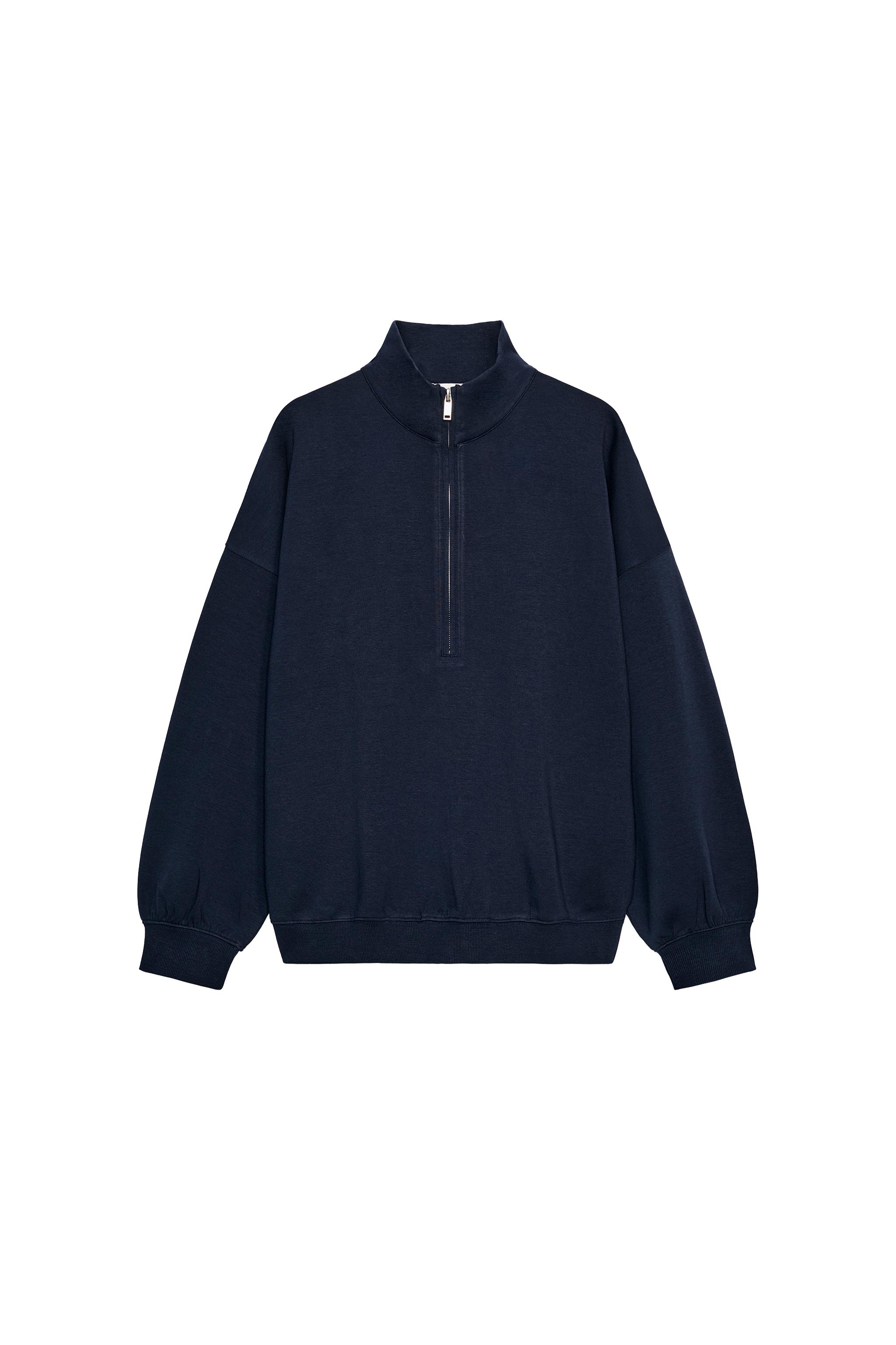 OVERSIZED ZIP-UP SWEATSHIRT