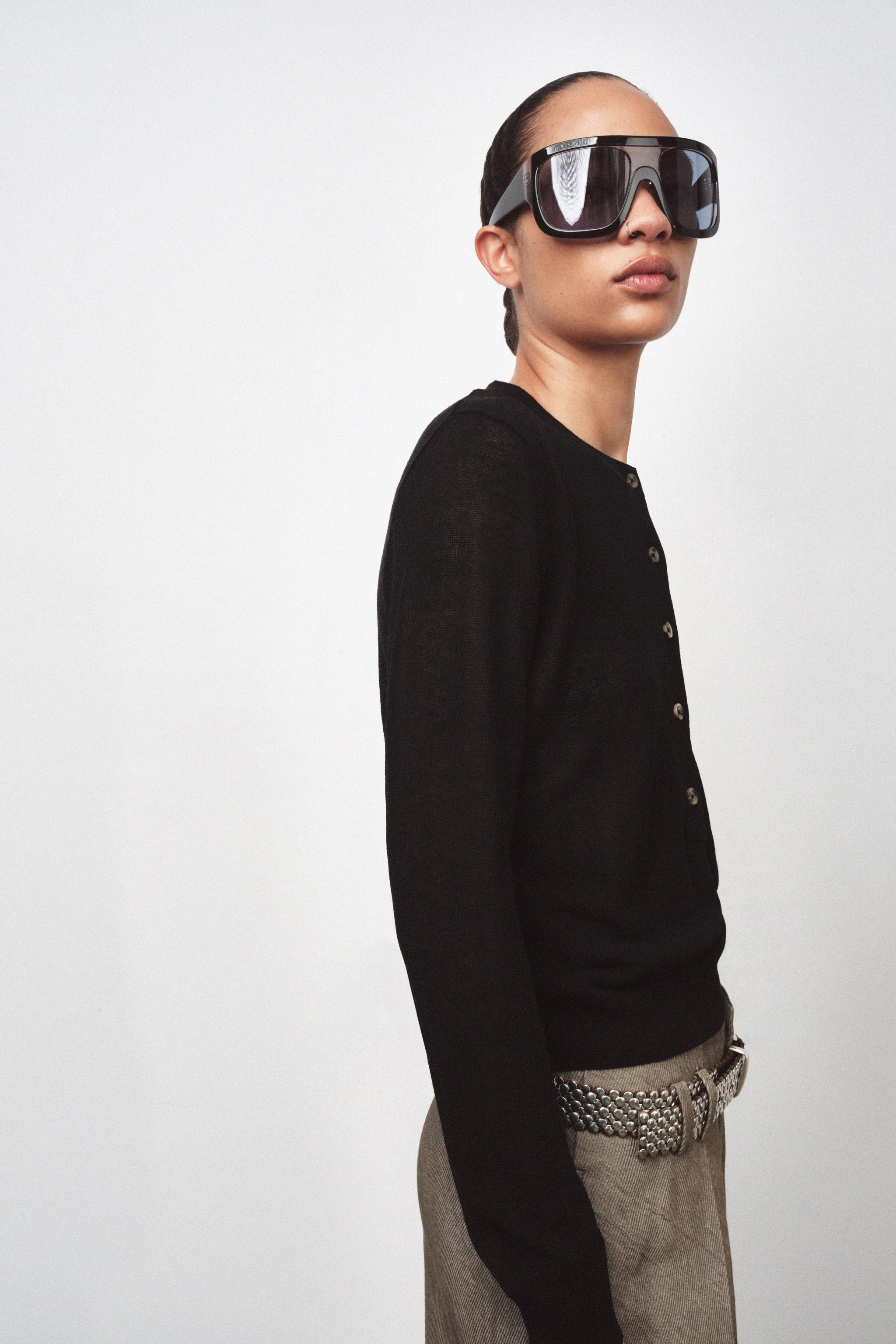 PULL EN MAILLE AVEC BOUTONS