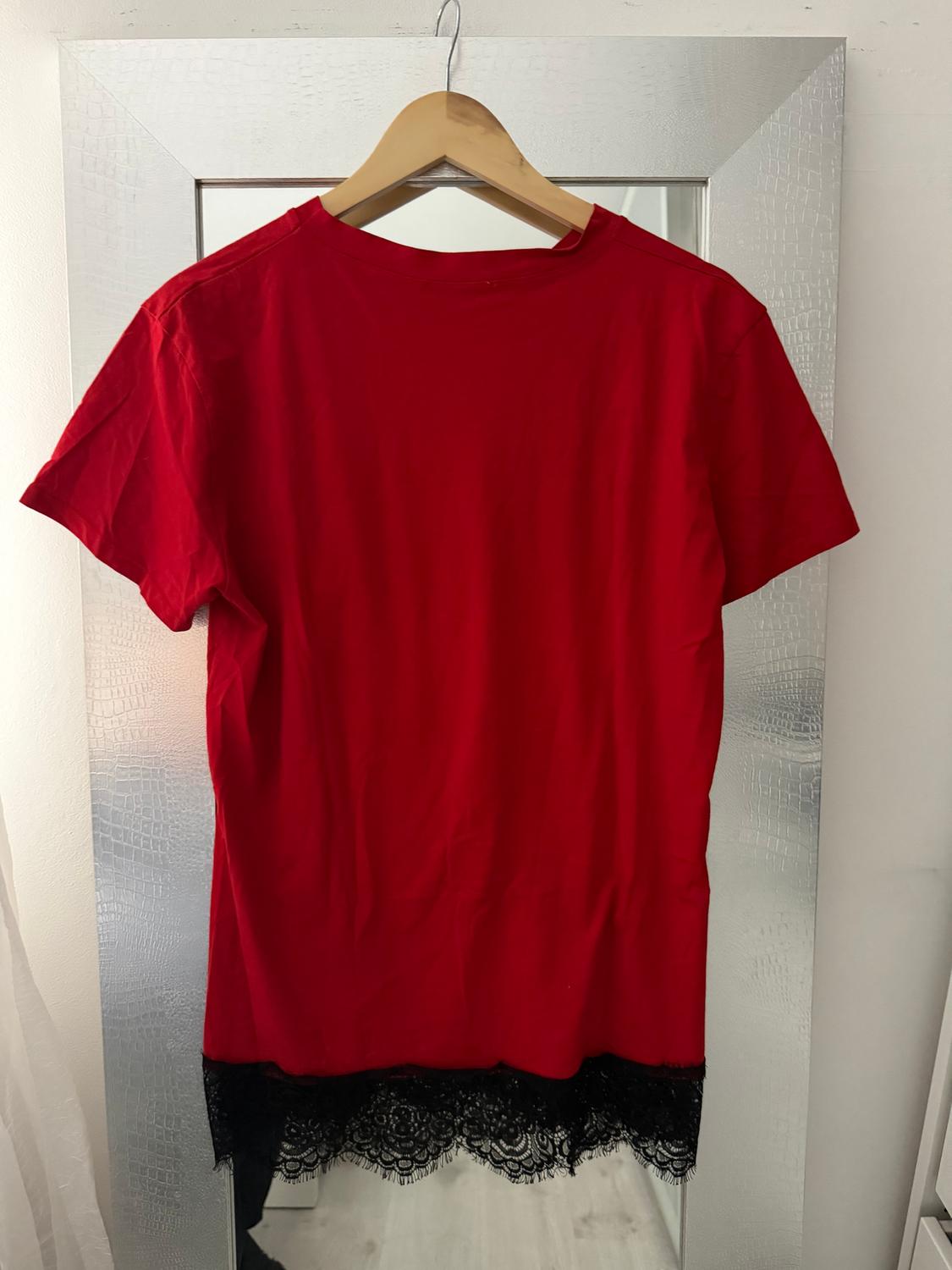 T-SHIRT WITH MATCHING LACE APPLIQUÉS - Image 2