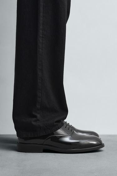 ZAPATO VESTIR EFECTO ACHAROLADO - Negro de Zara