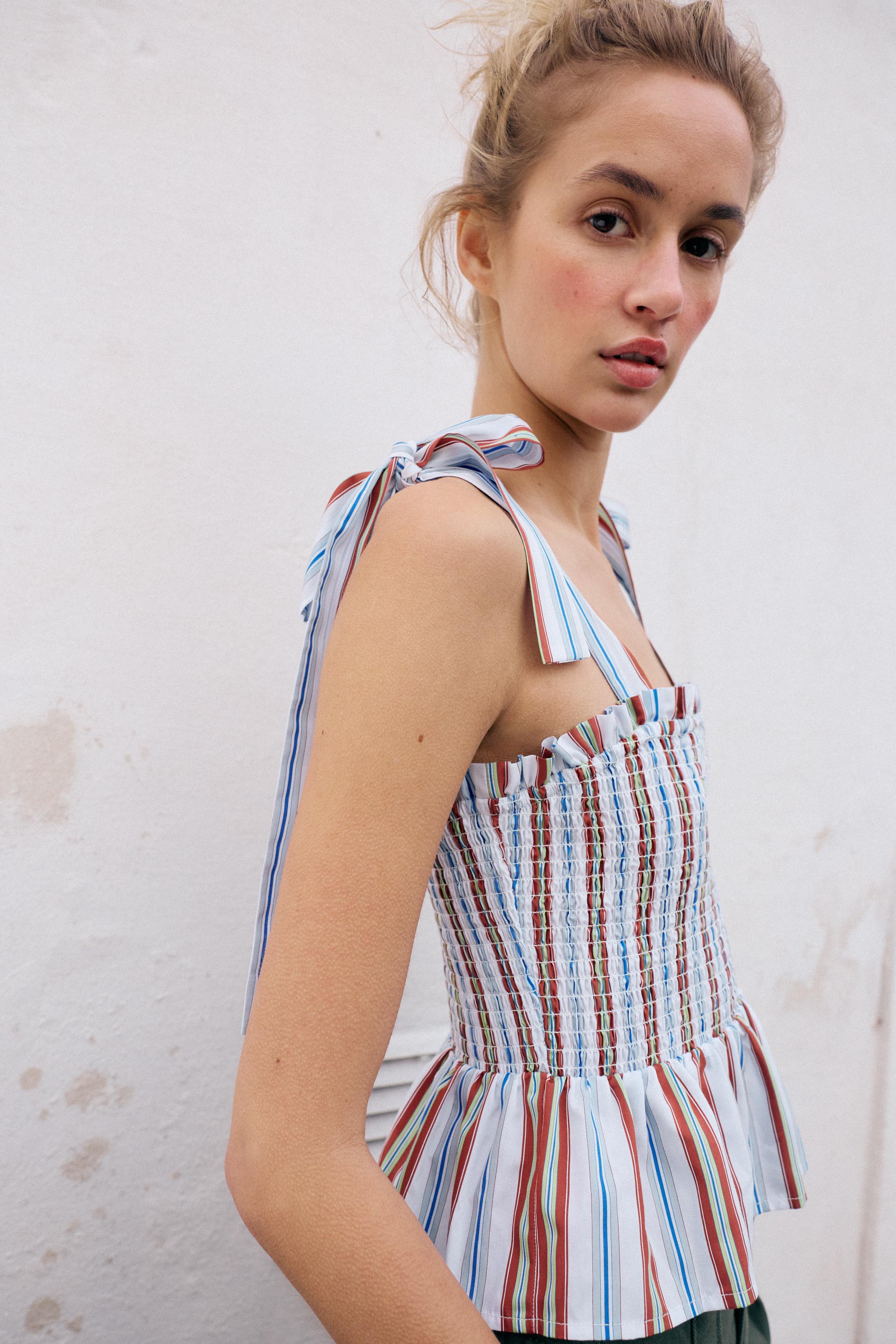 SMOCKED STRIPED TOP