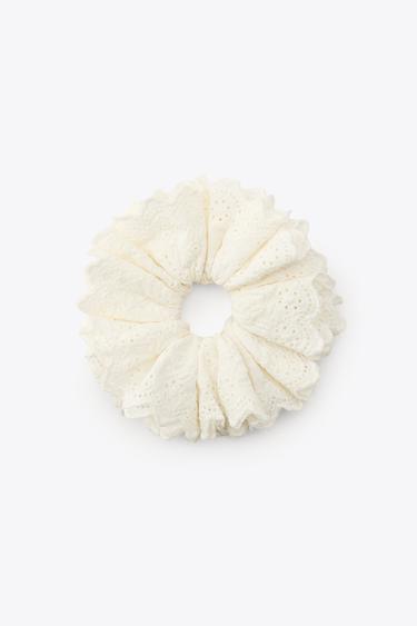 EMBROIDERED OPENWORK SCRUNCHIE - Ecru by Zara