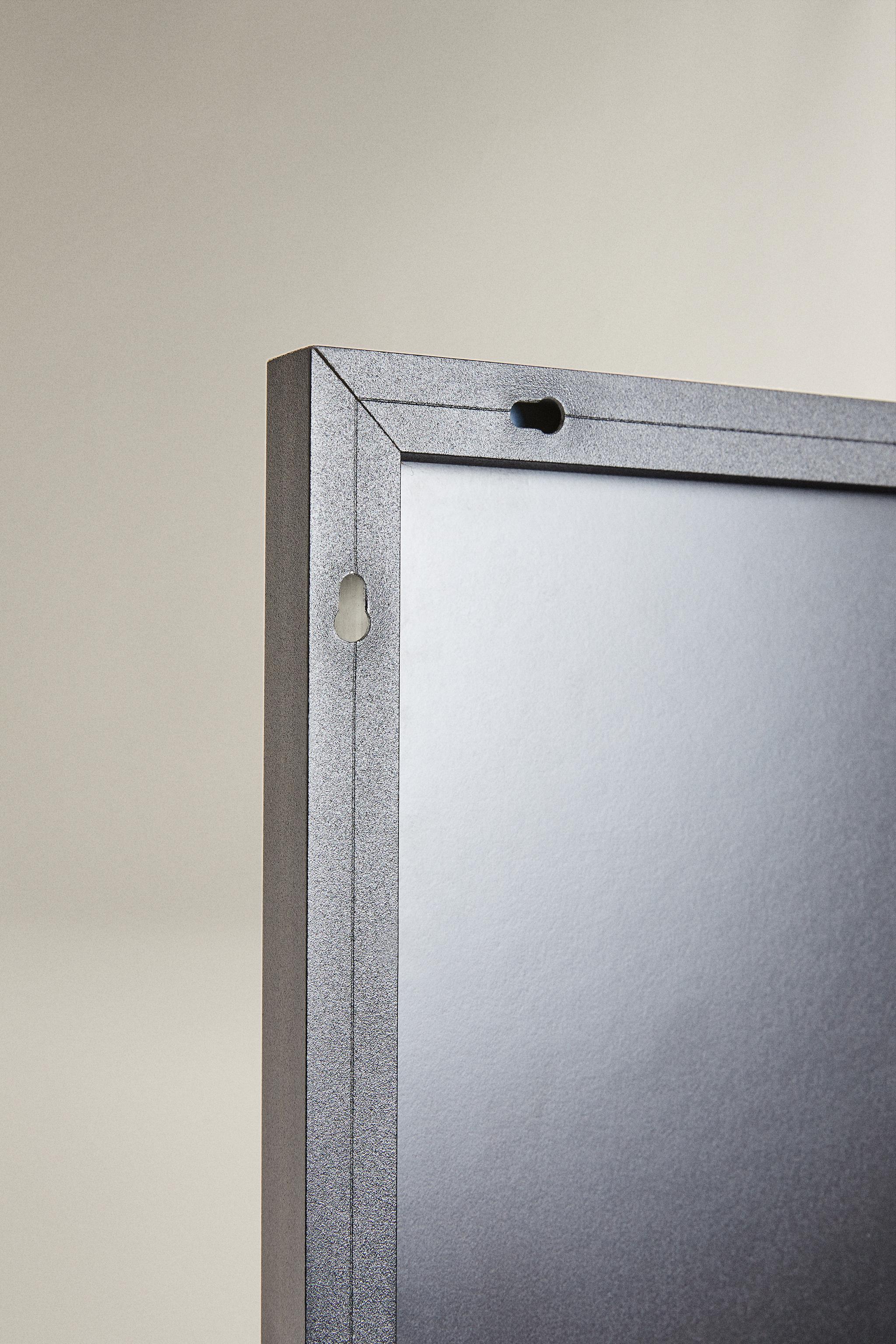 メタルフレーム ウォールミラー - ブラック | ZARA Japan / 日本