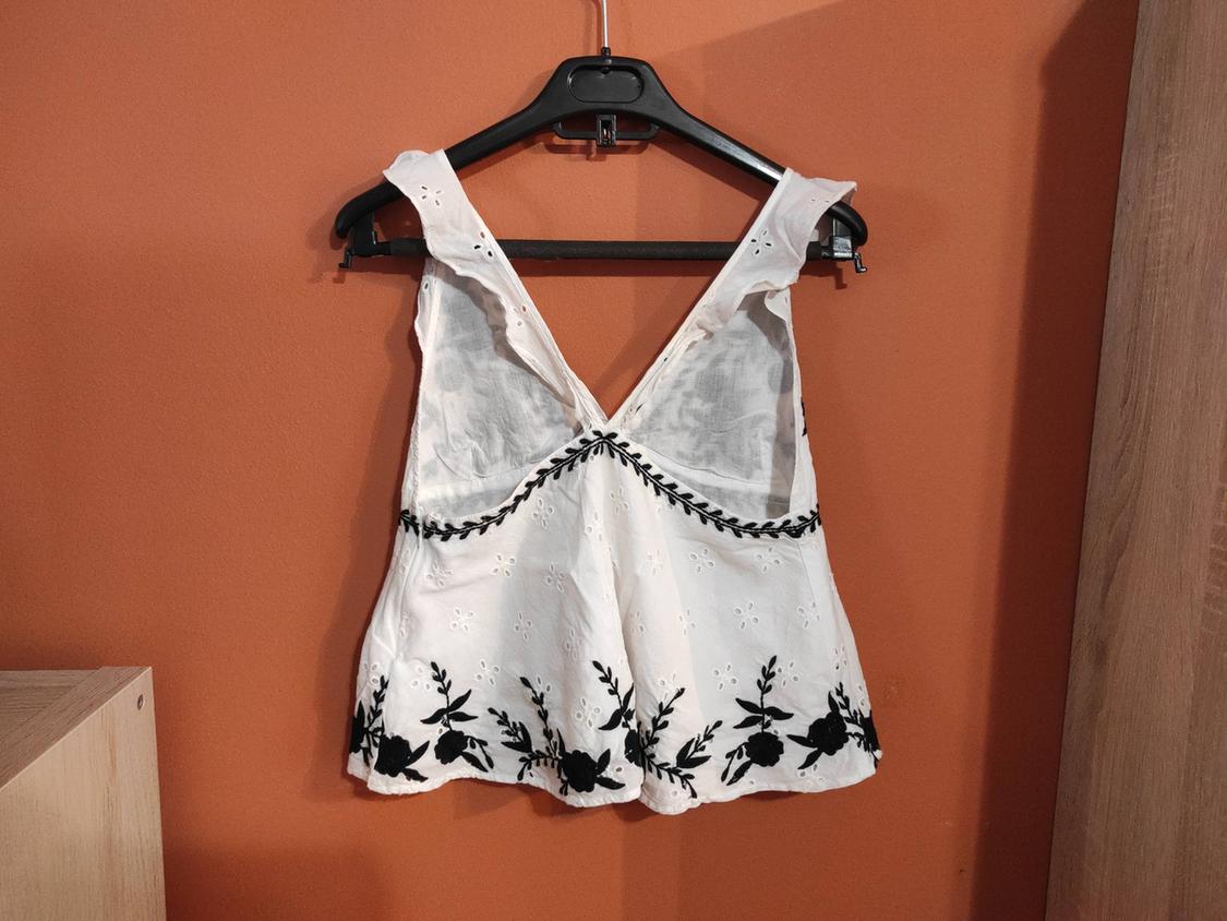 CONTRASTING EMBROIDERED TOP - Image 2