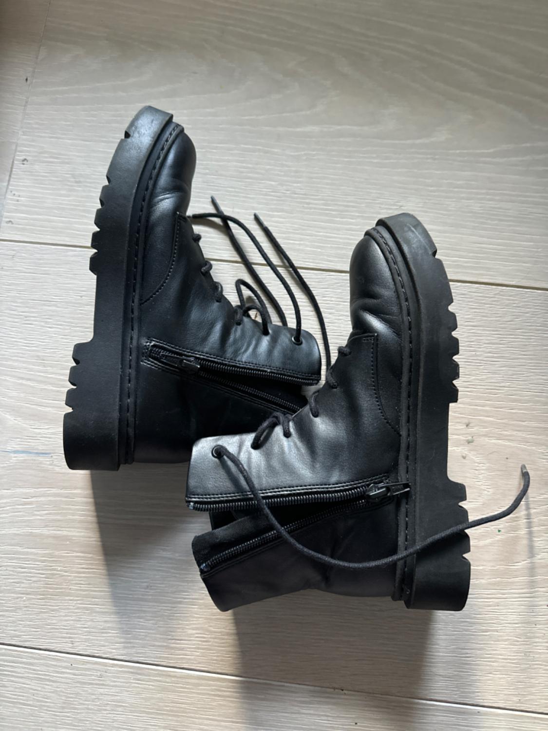 BOOTS ZIP AND TIE SIZE 35 - Image 3