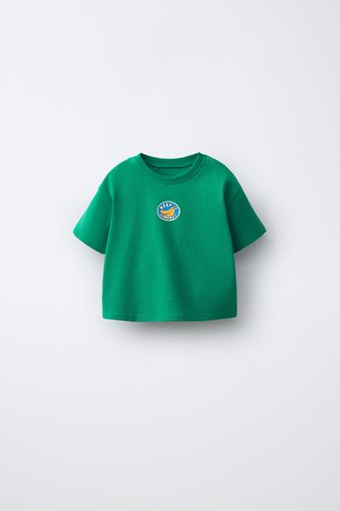 LOT DE DEUX T-SHIRTS UNIS ET IMPRIMÉS - Vert / Écru de Zara - Image 1