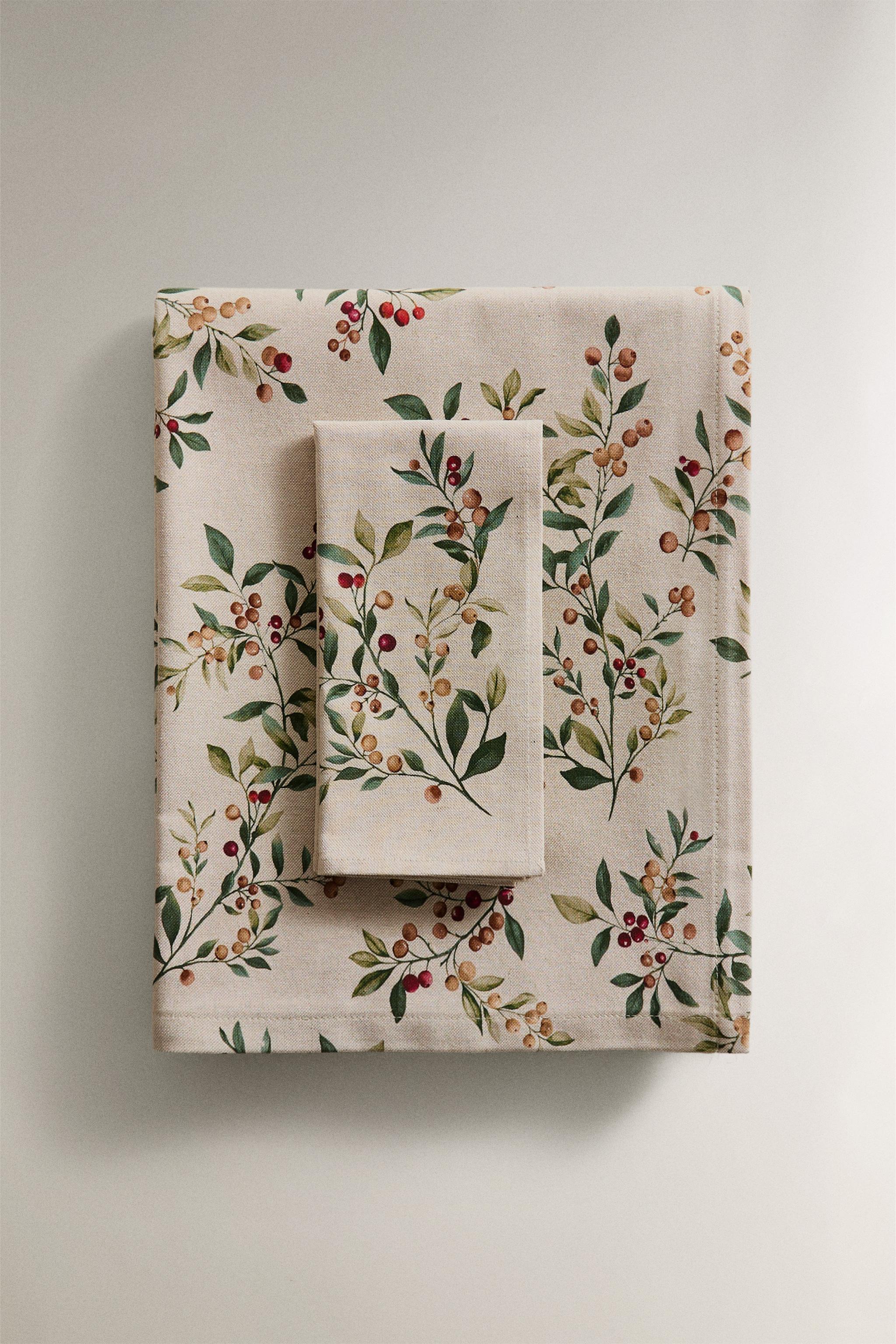 COTTON CHRISTMAS BRANCH TABLECLOTH