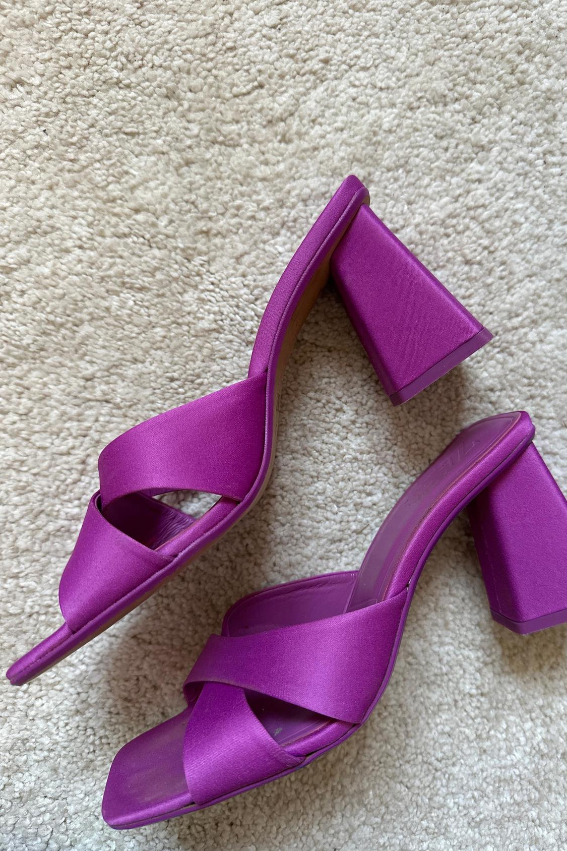 CROSSOVER SANDALS WITH HEEL - Image 3