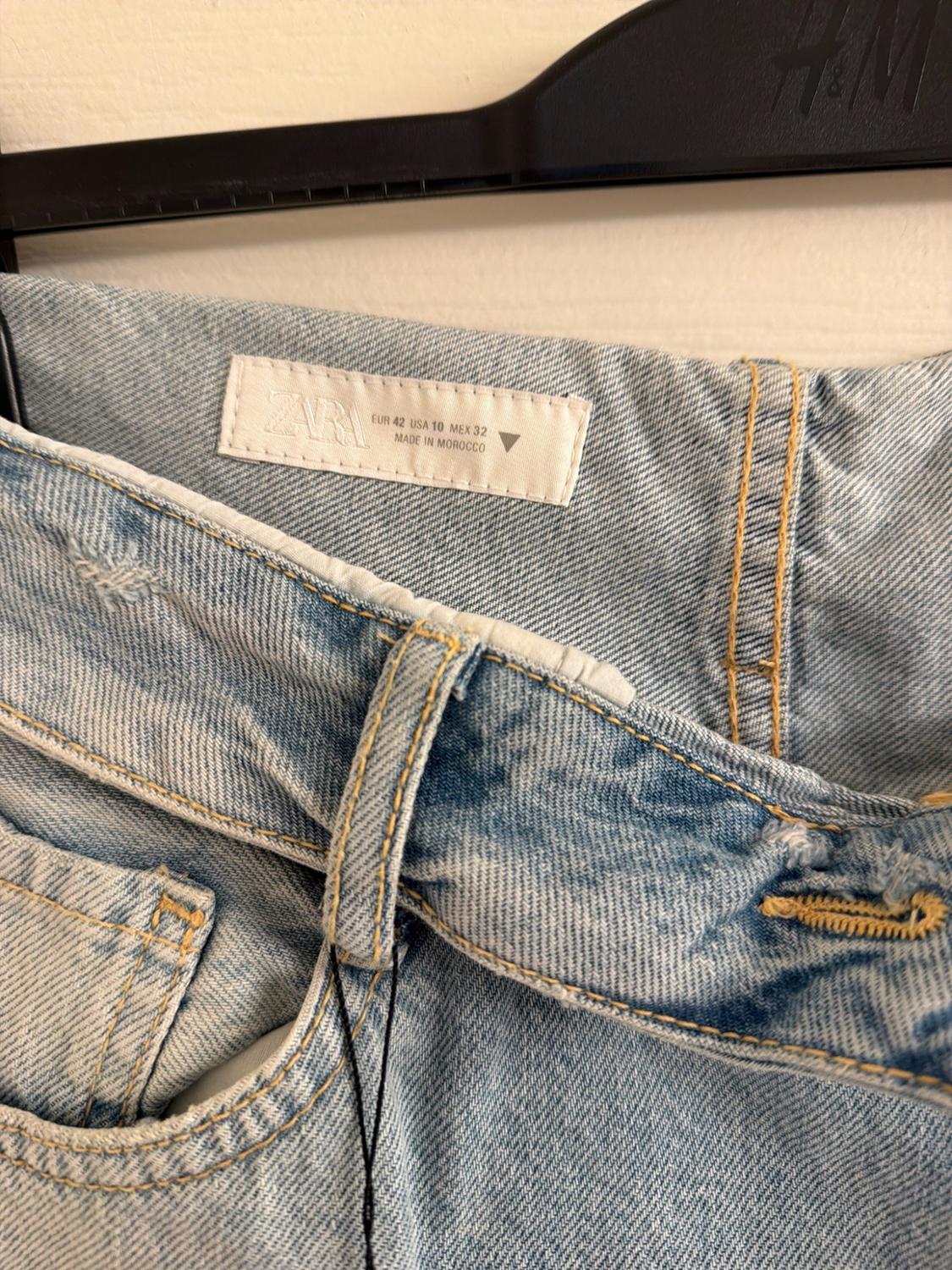 TRF MID-RISE FOLDED WAIST RIPPED JEANS - Image 4