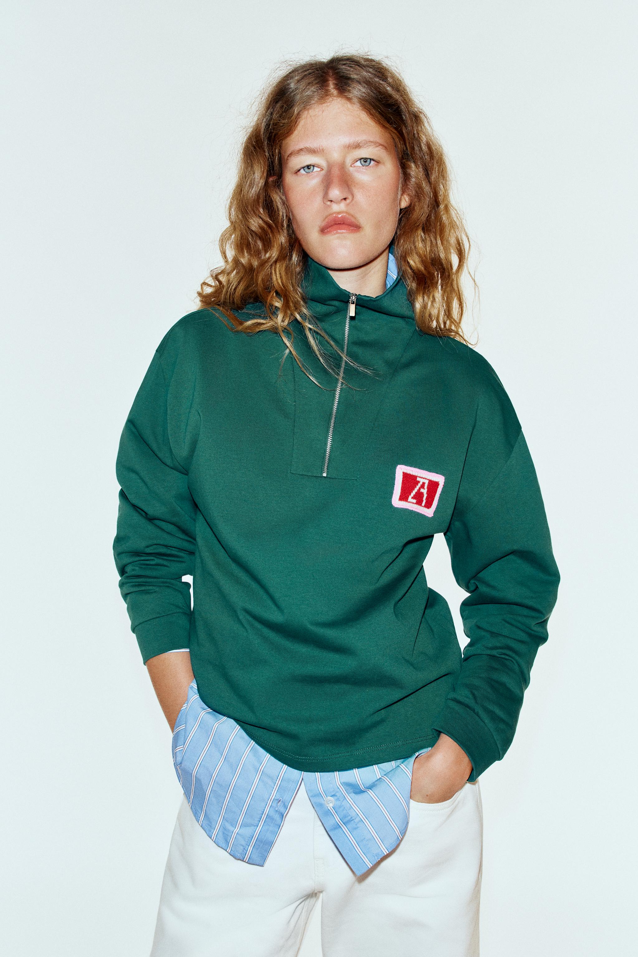 EMBROIDERED ZIP-UP T-SHIRT