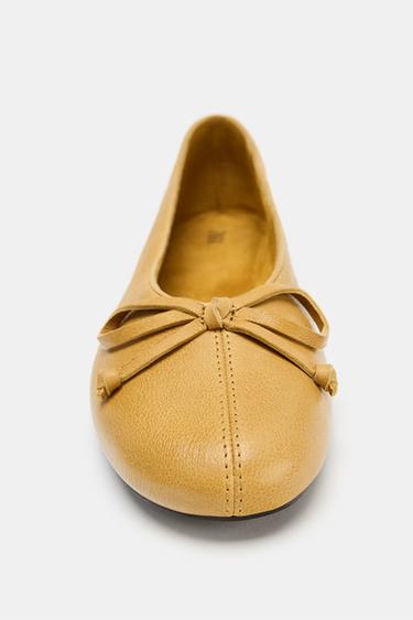 LEATHER BALLET FLATS WITH BOW - Mustard by Zara - Image 4