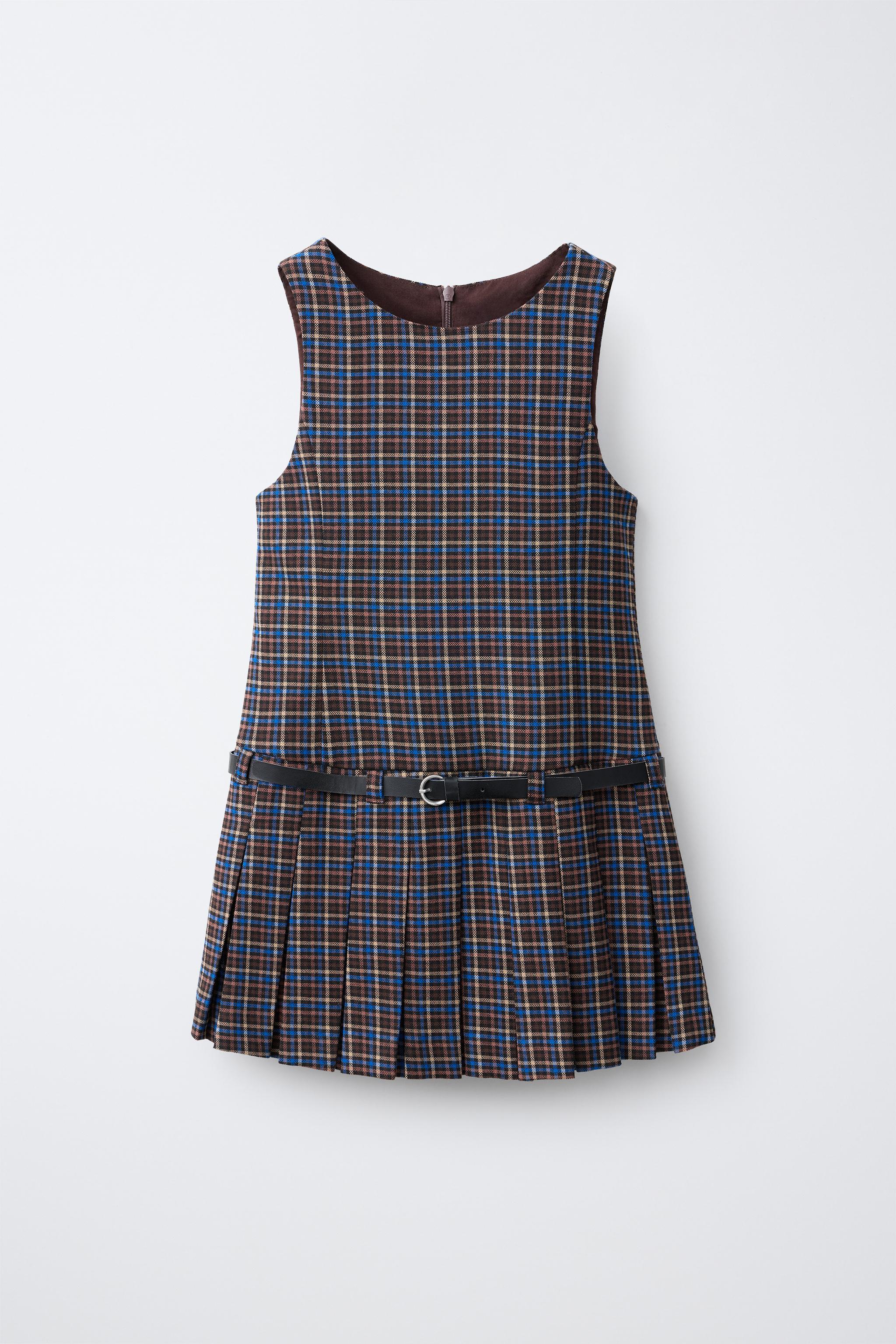 ROBE-SALOPETTE À CARREAUX ET CEINTURE