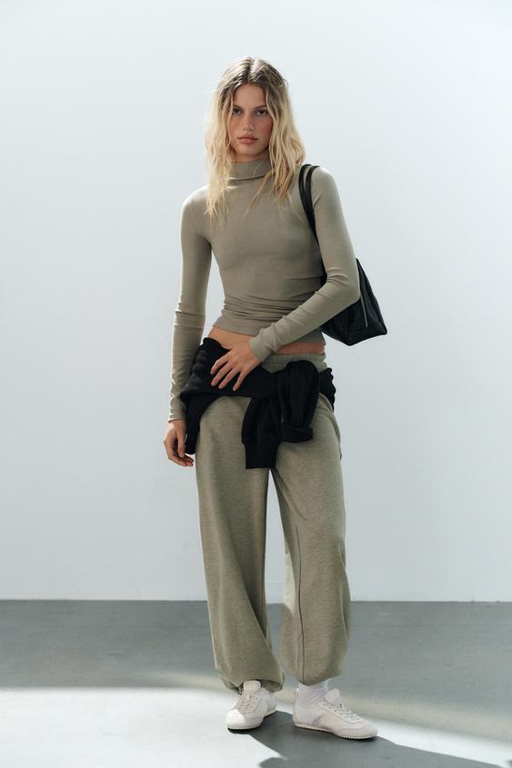 CONJUNTO TOP ASIMÉTRICO Y PANTALÓN FLUIDO - Azul vigoré de Zara - Imagen 0