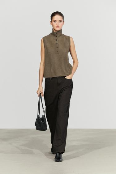 Knit vest with buttoned high neck — Green 1
