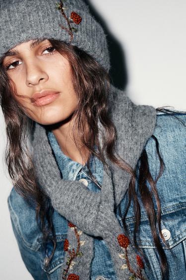 SCHMALES STRICK-BANDANA MIT BLUMENSTICKEREI - Grau von Zara - Bild 0