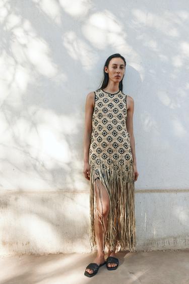 VESTIDO MIDI PUNTO FLECOS - Negro / Arena de Zara - Imagen 0