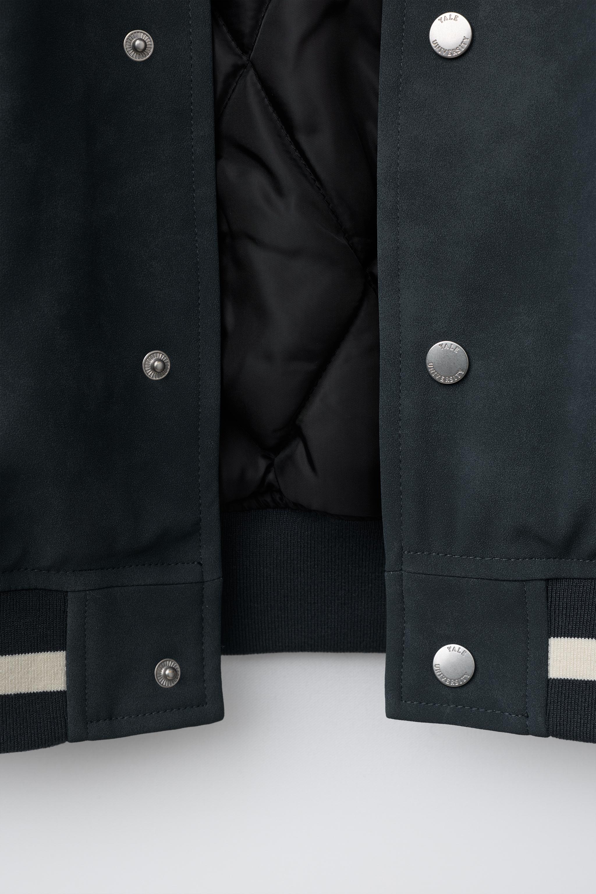 BLOUSON BOMBER EN MATIÈRE SYNTHÉTIQUE IMPRIMÉ YALE UNIVERSITY ™