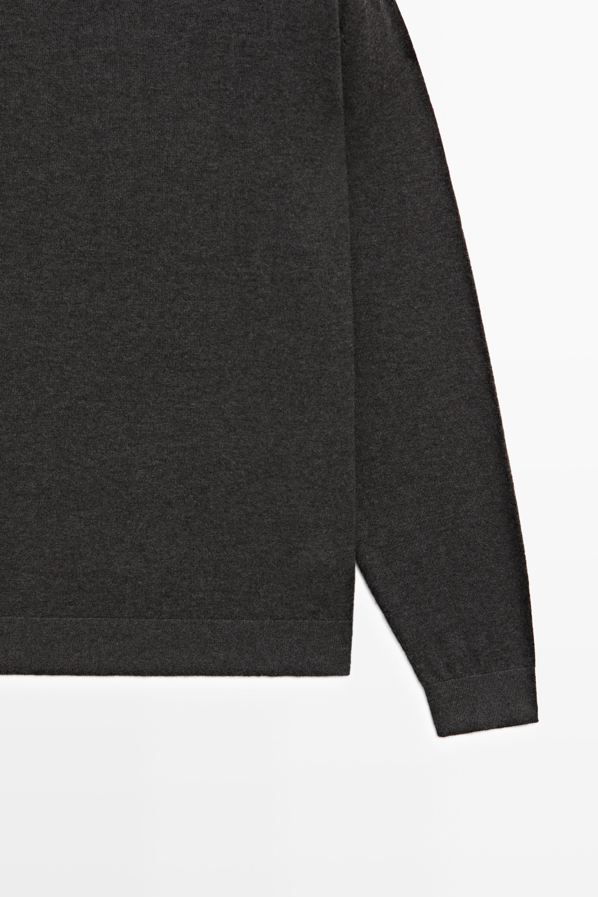 100% cashmere crew neck sweater