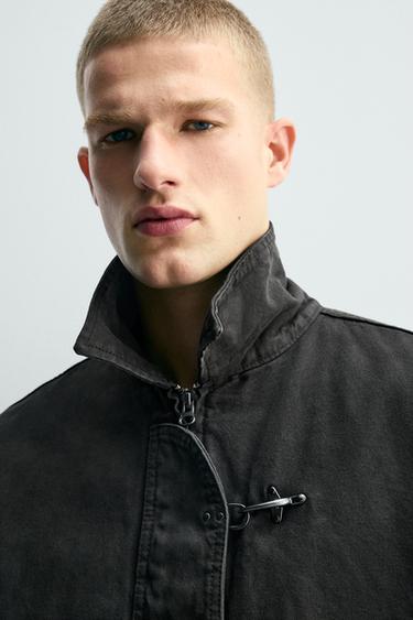 VESTE COURTE COUPE AJUSTÉE AVEC BRANDEBOURGS MÉTALLIQUES - Gris de Zara - Image 4