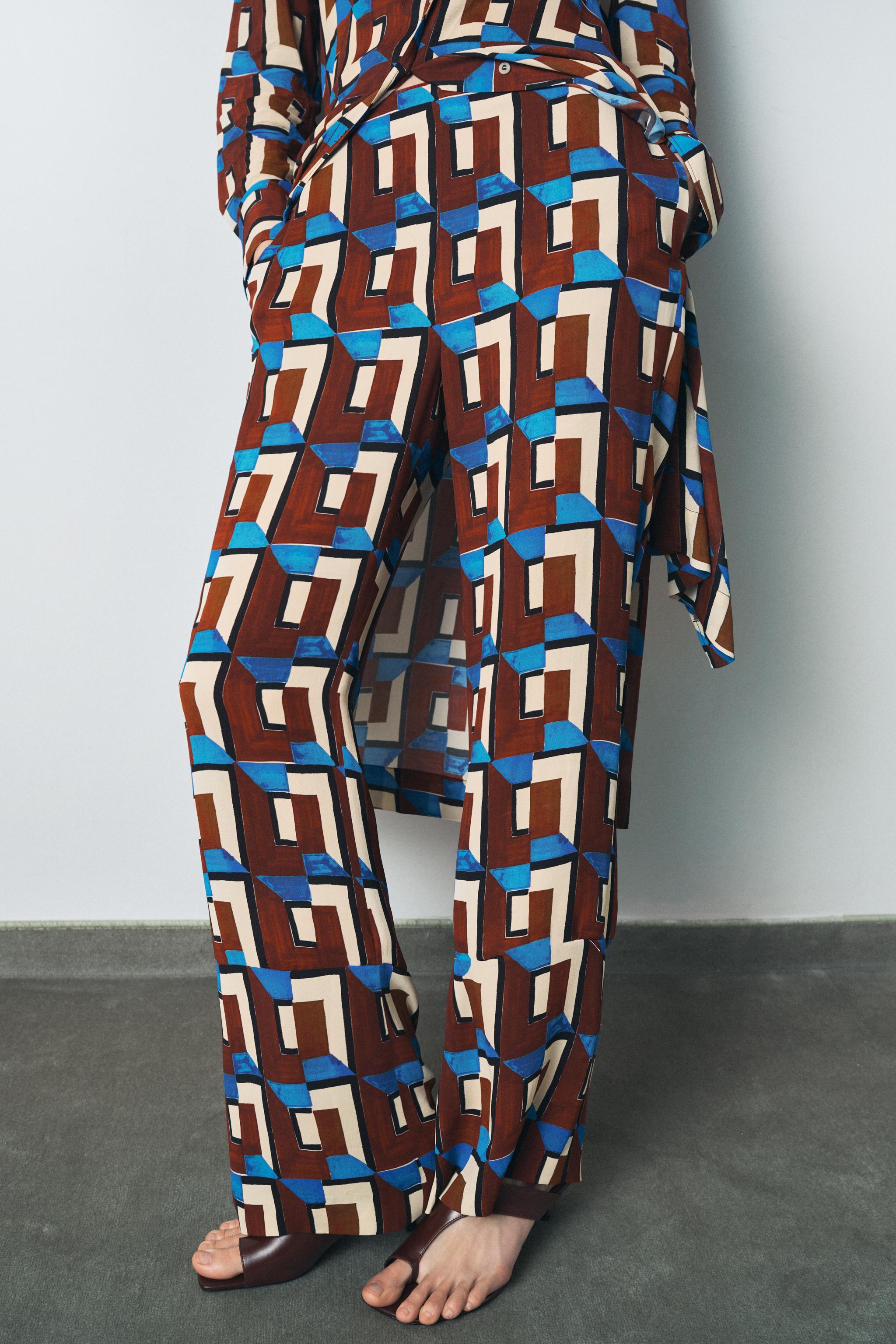 【ZARA】ZW COLLECTION プリントフレアパンツ 2541/090/020 ZW COLLECTION PRINTED FLARE PANTS - Printed | ZARA United States
