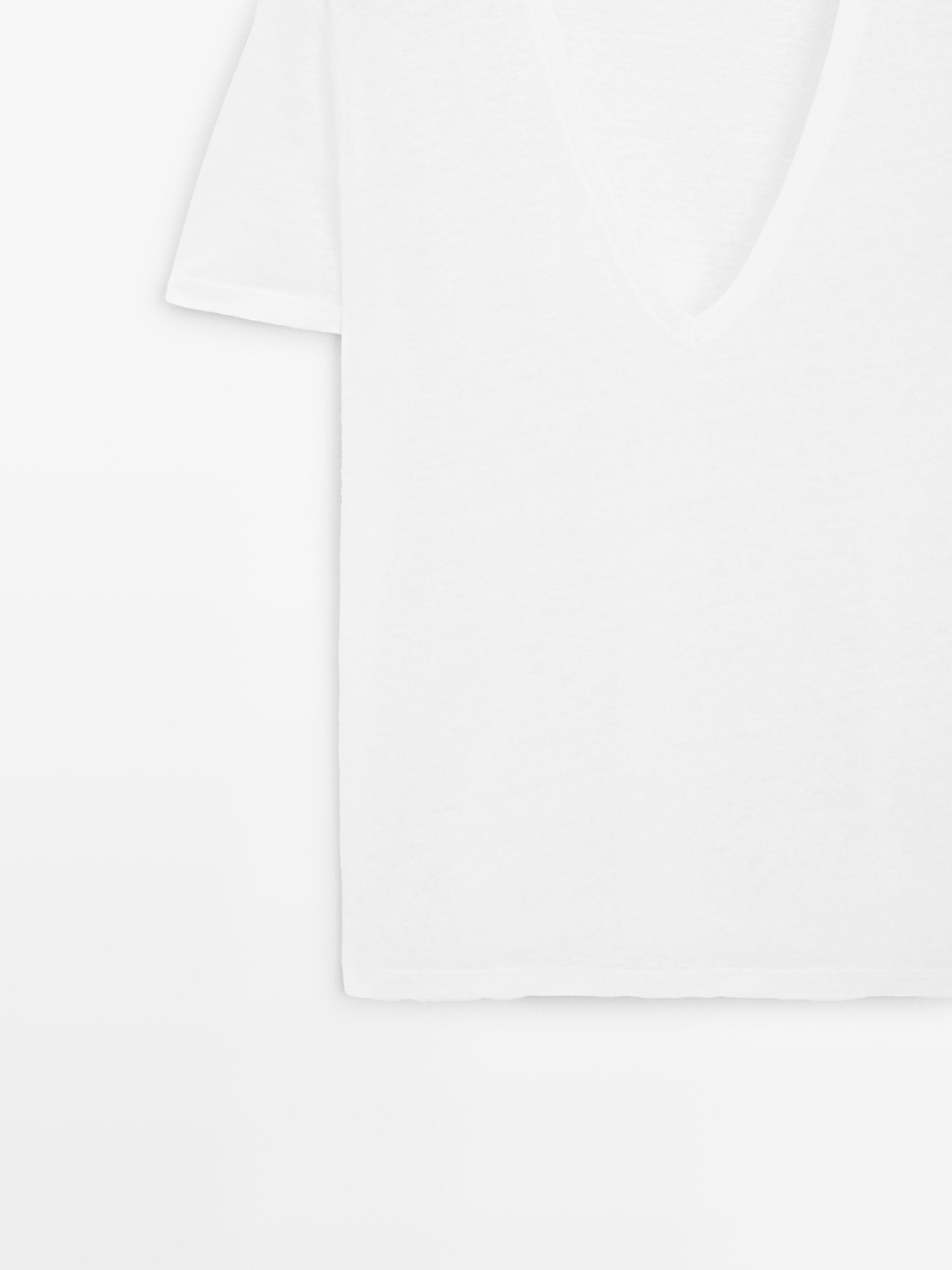 Linen V-neck T-shirt
