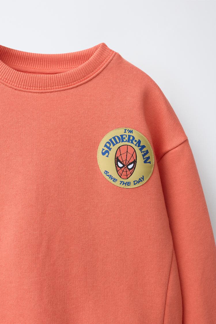 BUZO CON PARCHE DE SPIDER-MAN © MARVEL 3