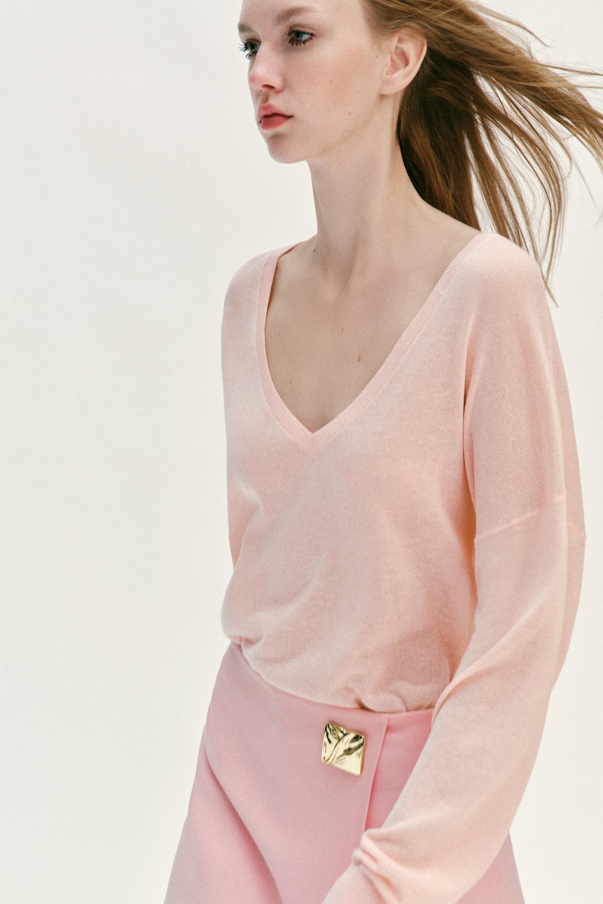 ASYMMETRIC SKORT WITH APPLIQUÉ