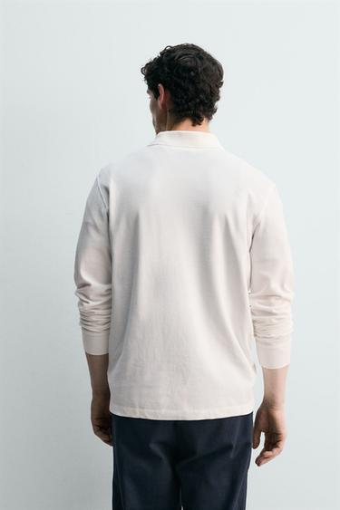 POLO PIQUÉ REGULAR FIT AVEC POCHE - Blanc cassé de Zara - Image 2