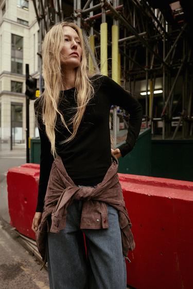 PULL BASIQUE EN MAILLE UNIE - Noir de Zara