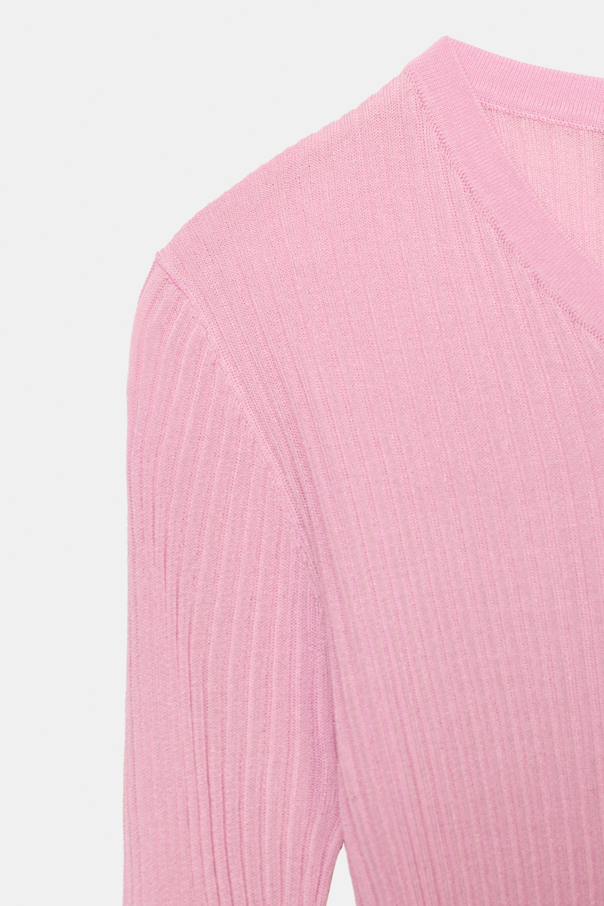 RIBBED KNIT SWEATER