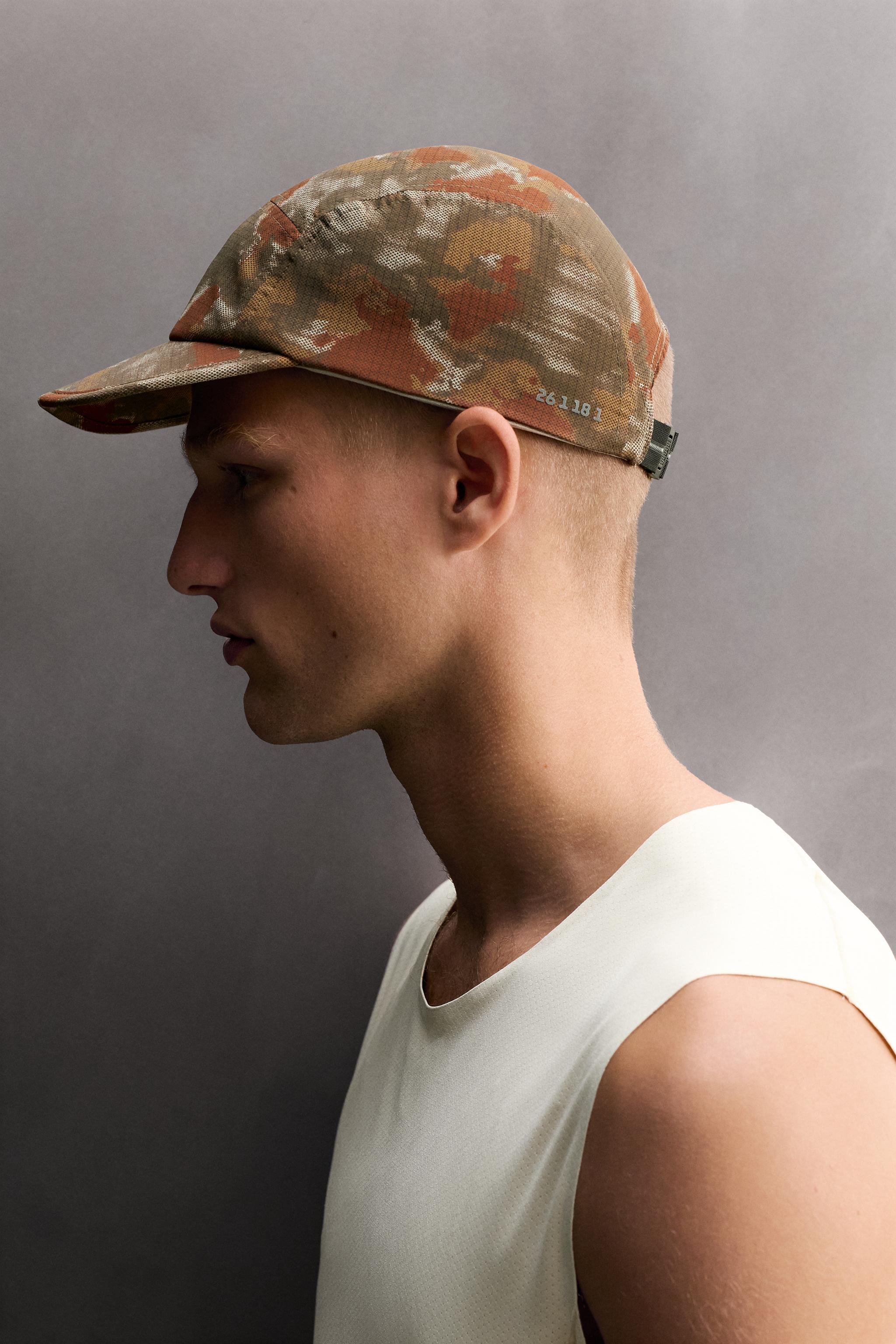 CASQUETTE TECHNIQUE LÉGÈRE À IMPRIMÉ ABSTRAIT