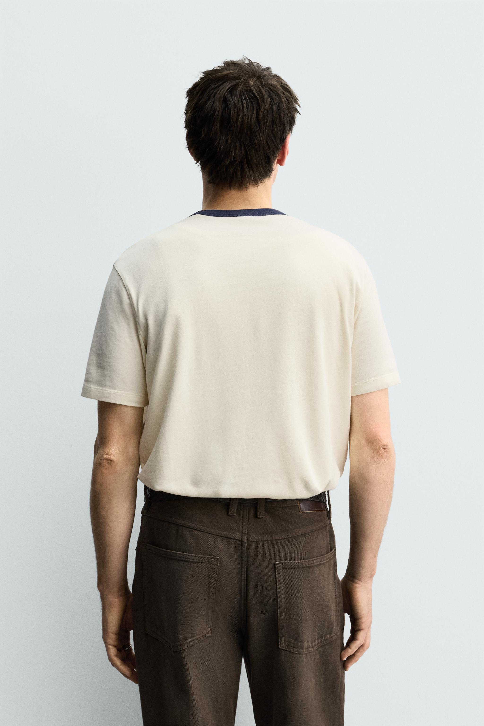 T-SHIRT REGULAR FIT BRODERIE CONTRASTÉE