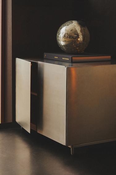 STEEL SIDE TABLE - فضي مطفي الخاص بـ Zara