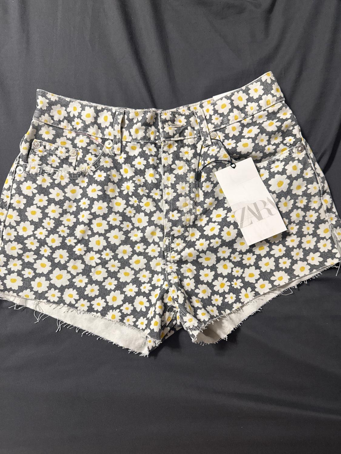 DAISY PRINT STRAIGHT SHORTS