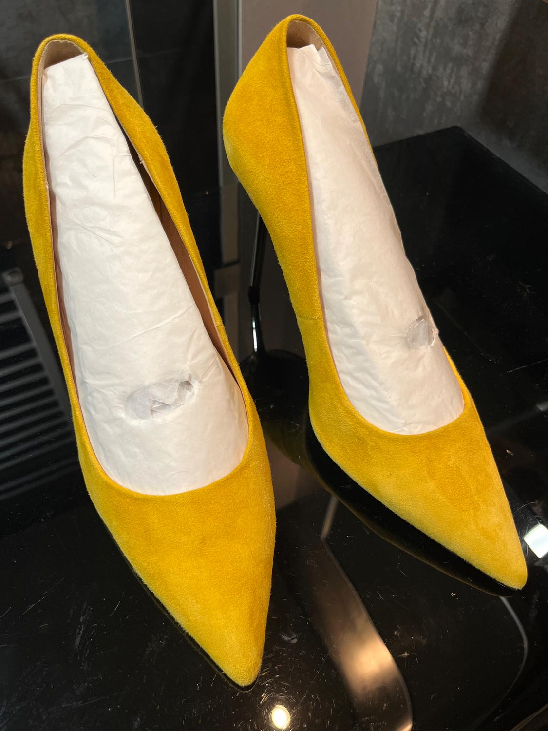 ZAPATÓN DE TACÓN ALTO ANTE AMARILLO - Image 4